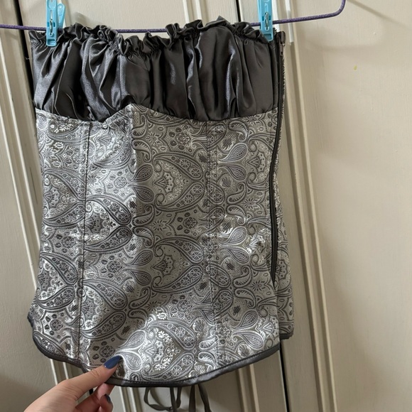 ADORABLE Grey Satin corset - Picture 3 of 3